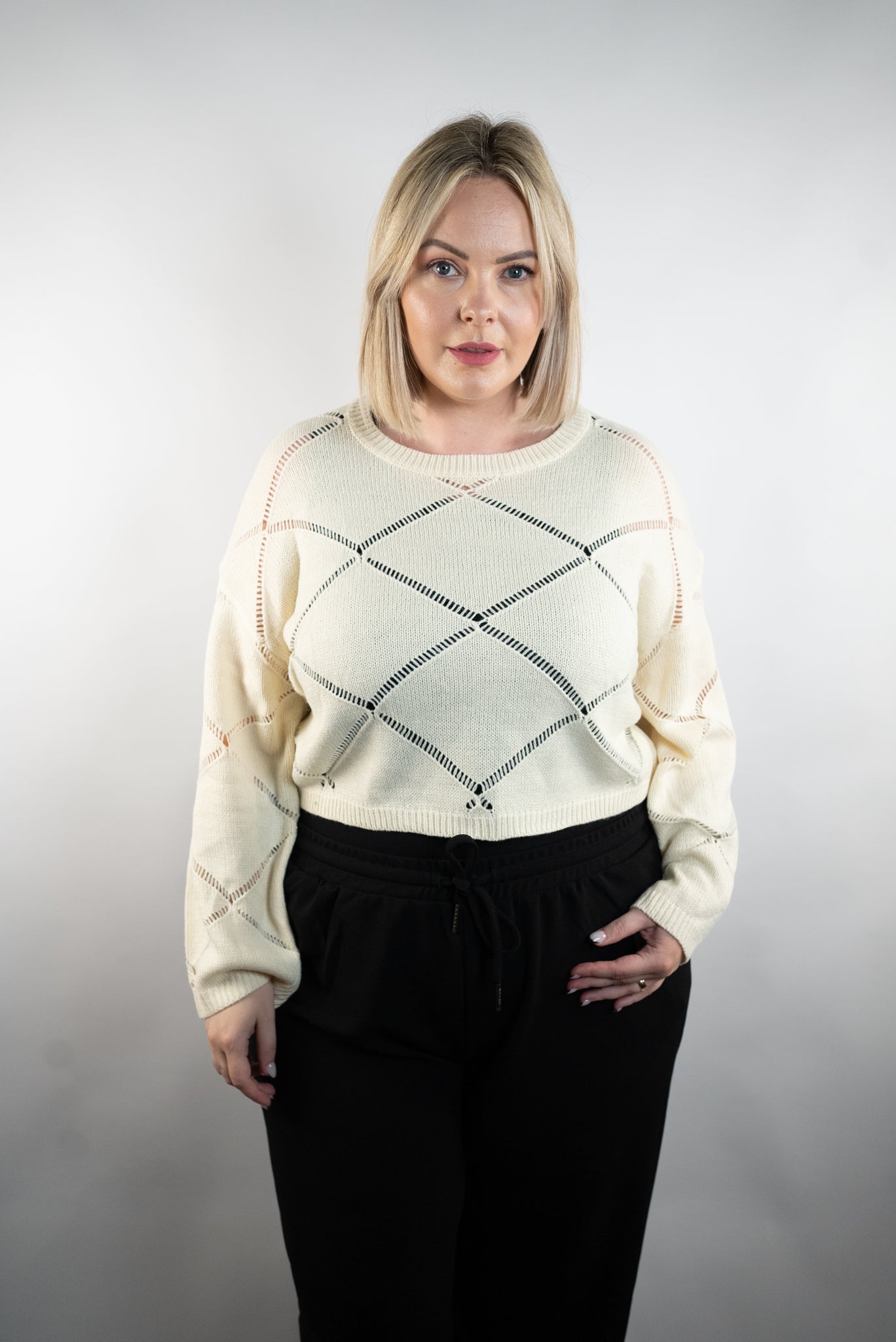 NMJUNE - O-NECK CROP KNIT