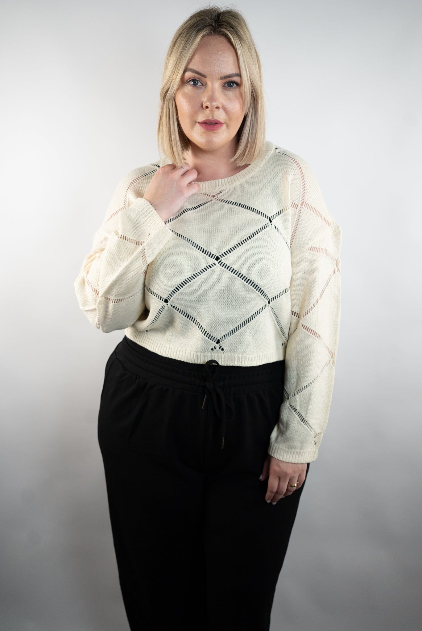 NMJUNE - O-NECK CROP KNIT