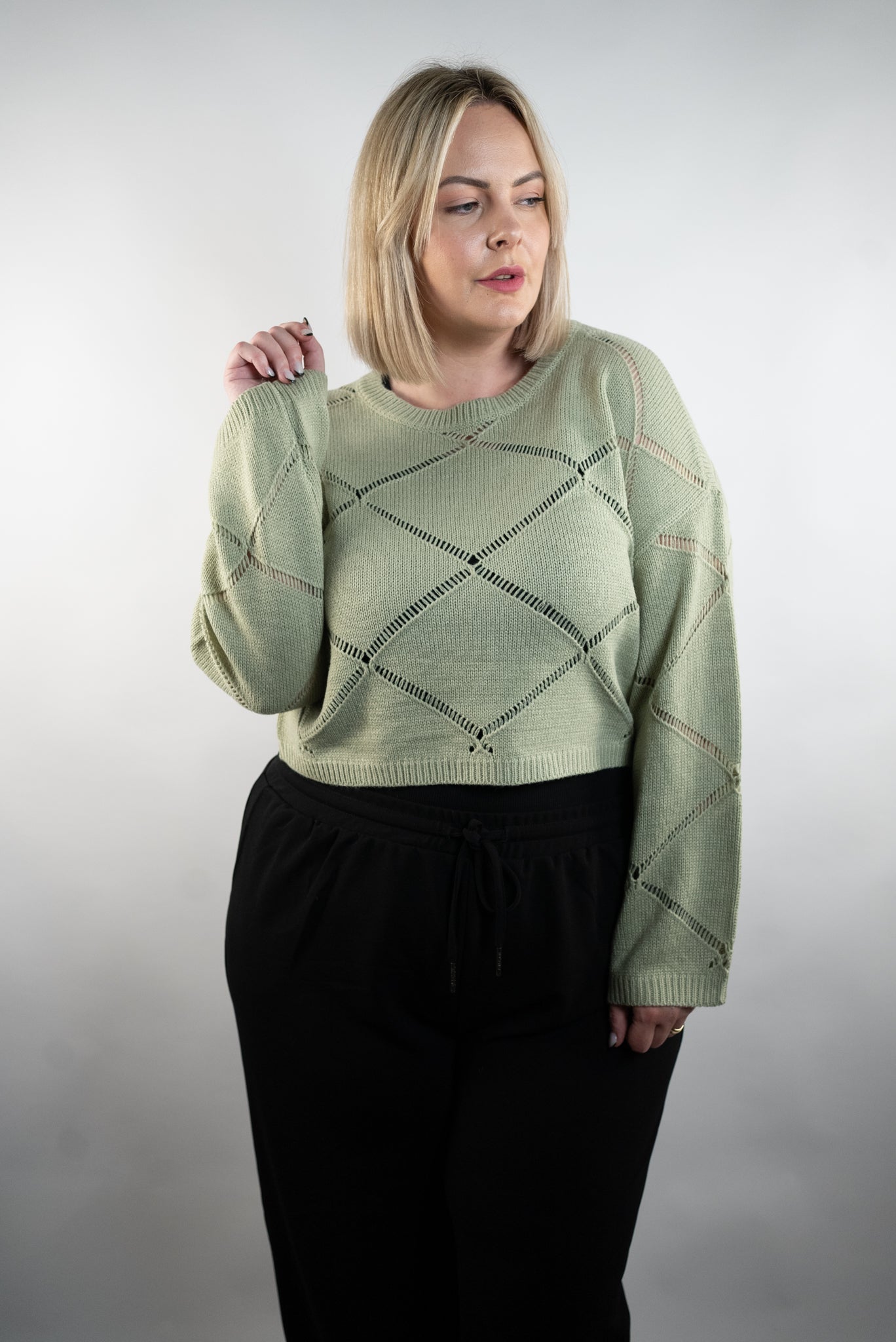 NMJUNE - O-NECK CROP KNIT