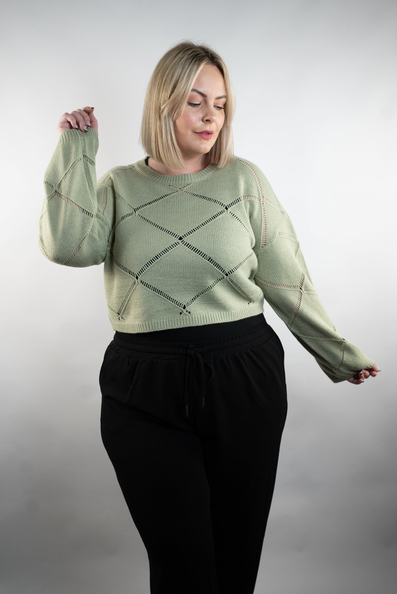 NMJUNE - O-NECK CROP KNIT