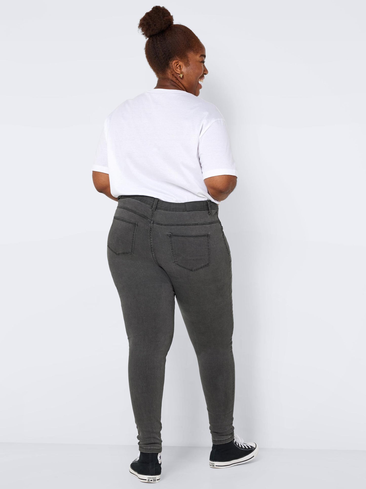 NMCALLIE HW JEANS CURVE -DARK GREY DENIM