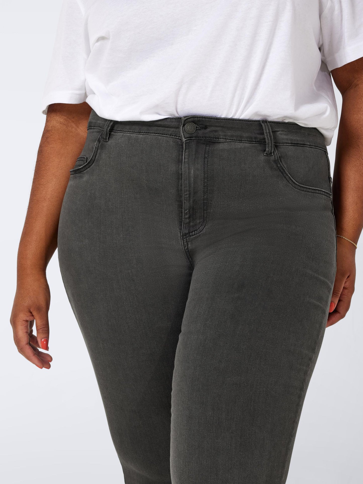 NMCALLIE HW JEANS CURVE -DARK GREY DENIM