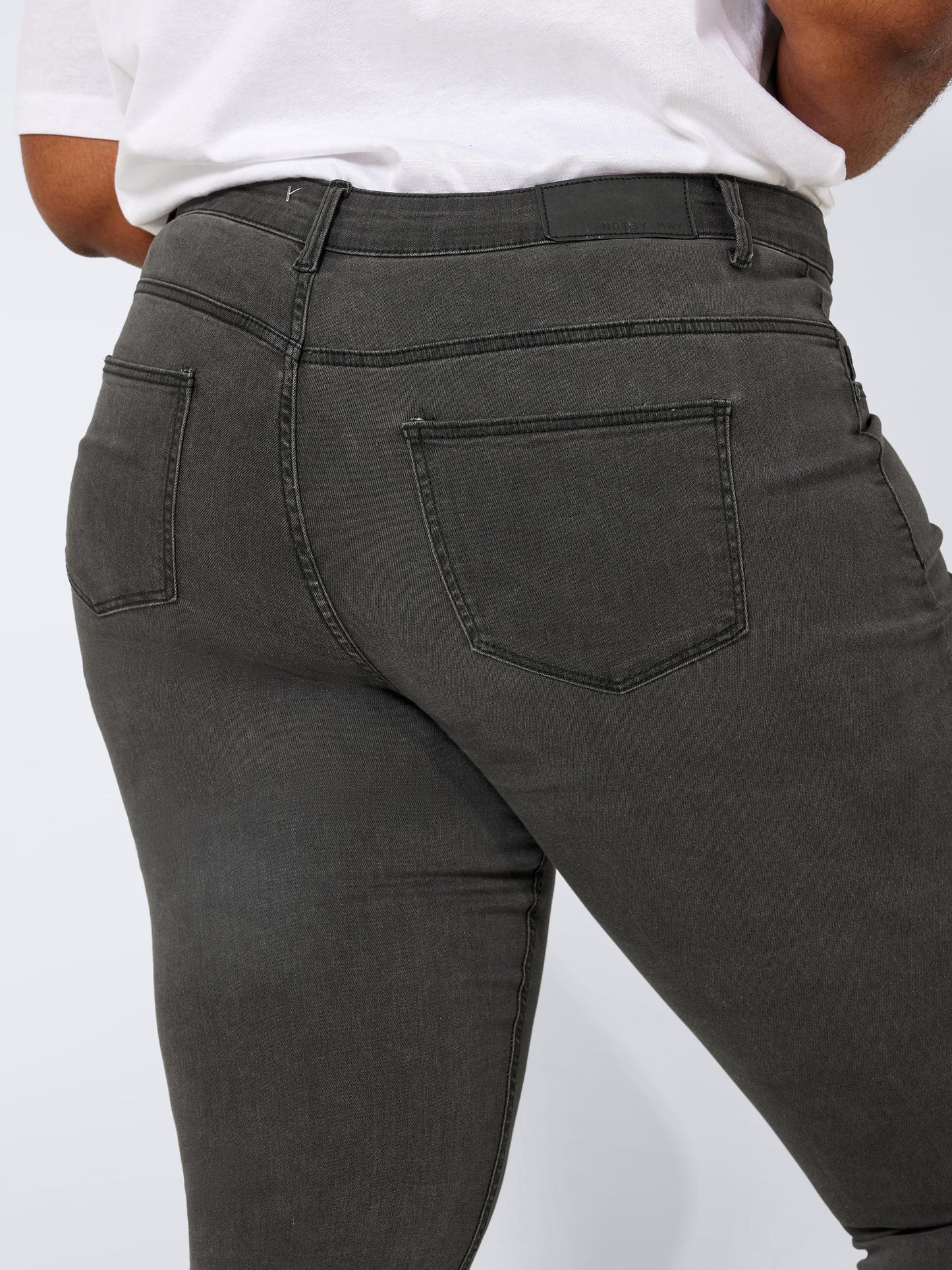 NMCALLIE HW JEANS CURVE -DARK GREY DENIM